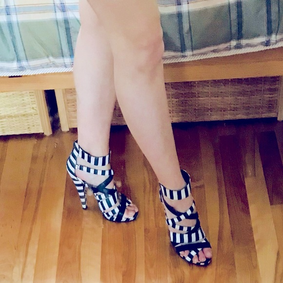 Killah Miss Sixty STRAPPY HIGH HEELS - Picture 2 of 2